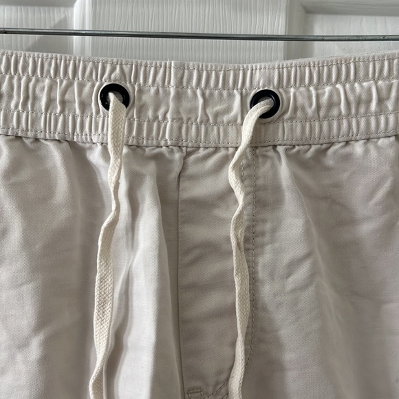 Mens Tommy Hillfiger casual shorts, Mens Small, Gently used,  Comfortable fit - Picture 2 of 7